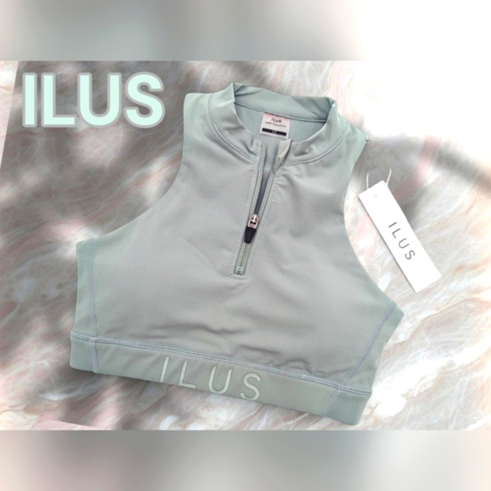 NWT ILUS Essential  Size XS Sea Foam High Neck Crop Top Front Zip It All In Bra